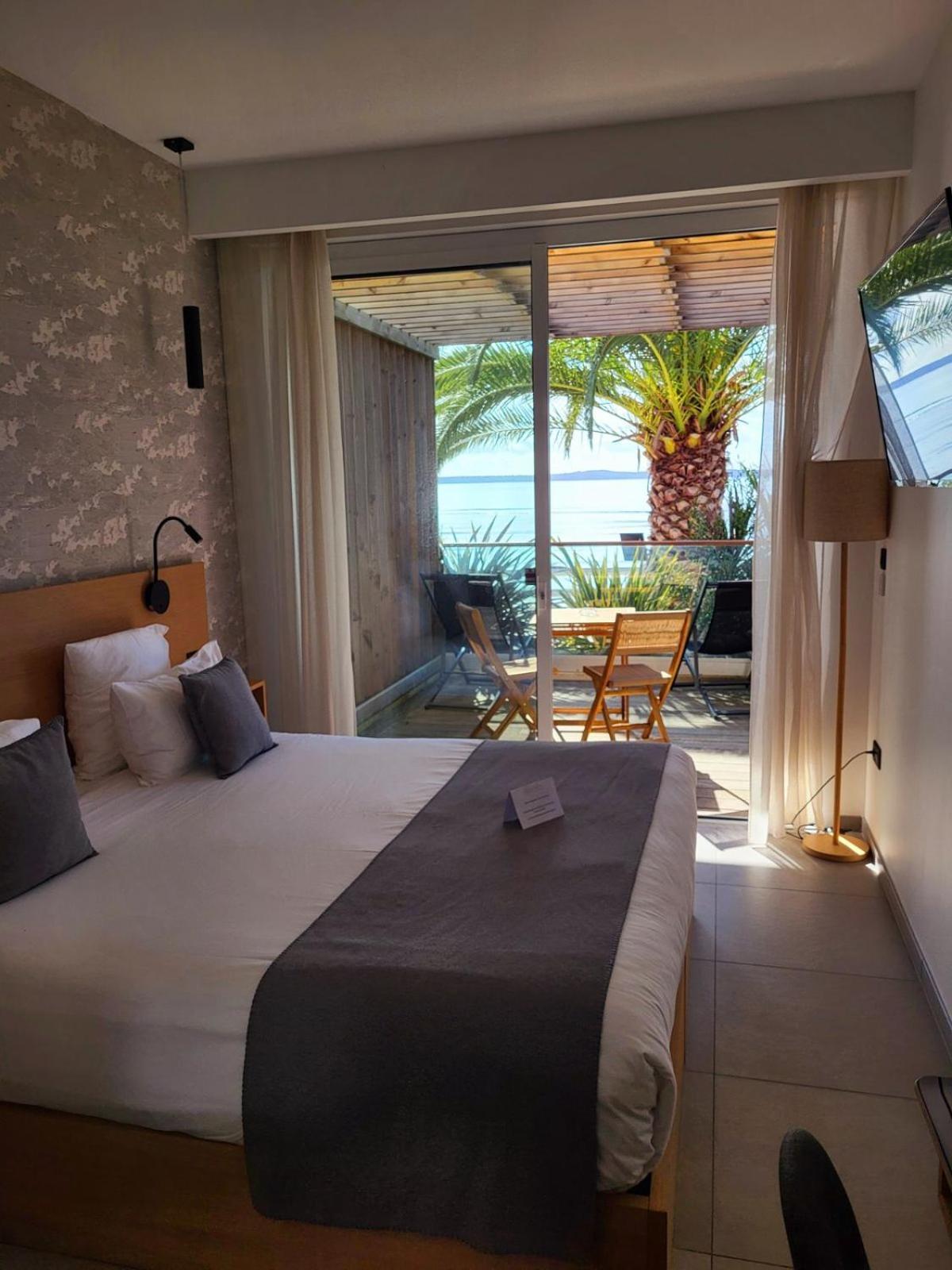 Hotel L'Albatros แซ็ง-โทรจง-เลส์-แบ็งส์ ภายนอก รูปภาพ